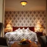hotel-luxury-bedroom